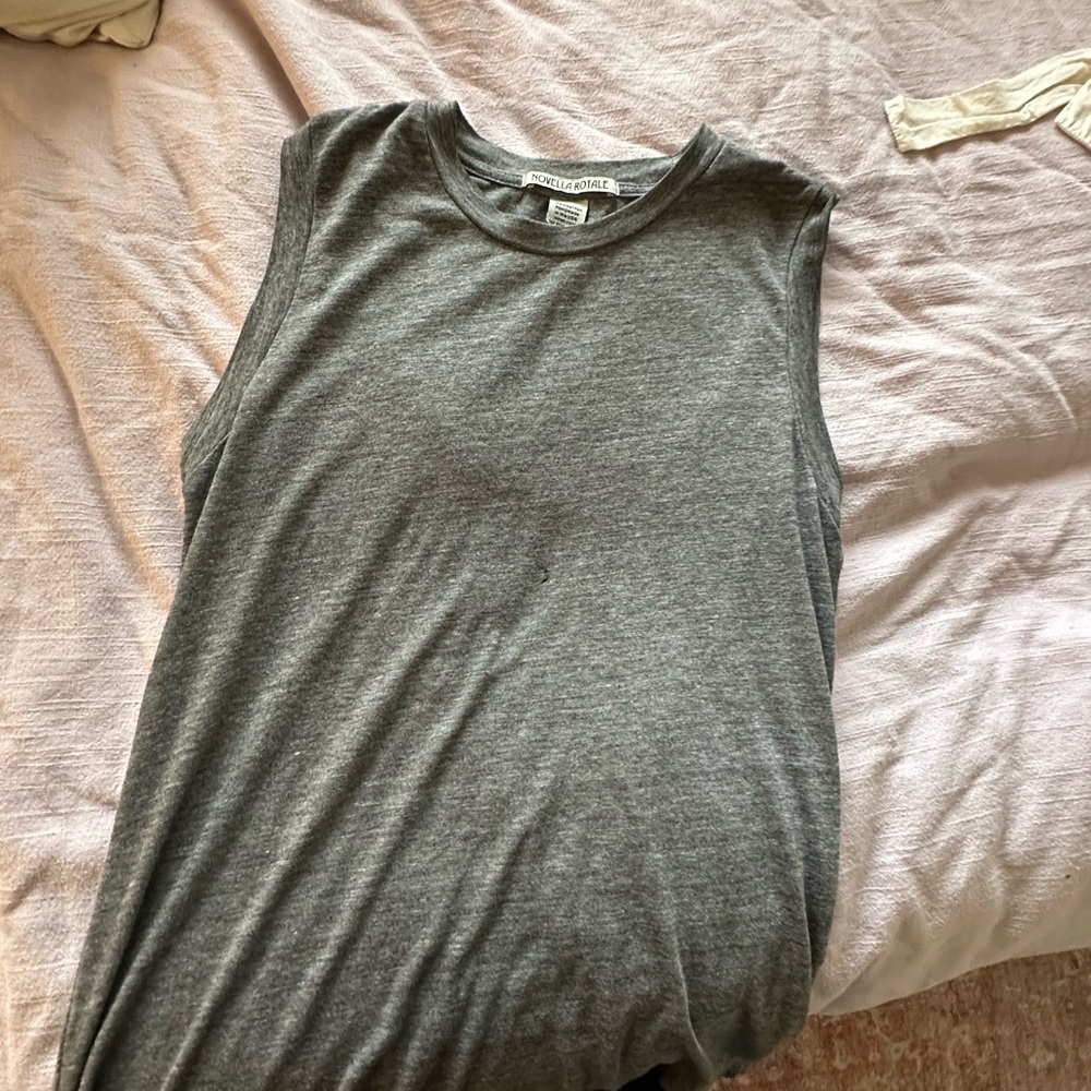Novella Royale Gray T-Shirt muscle tee